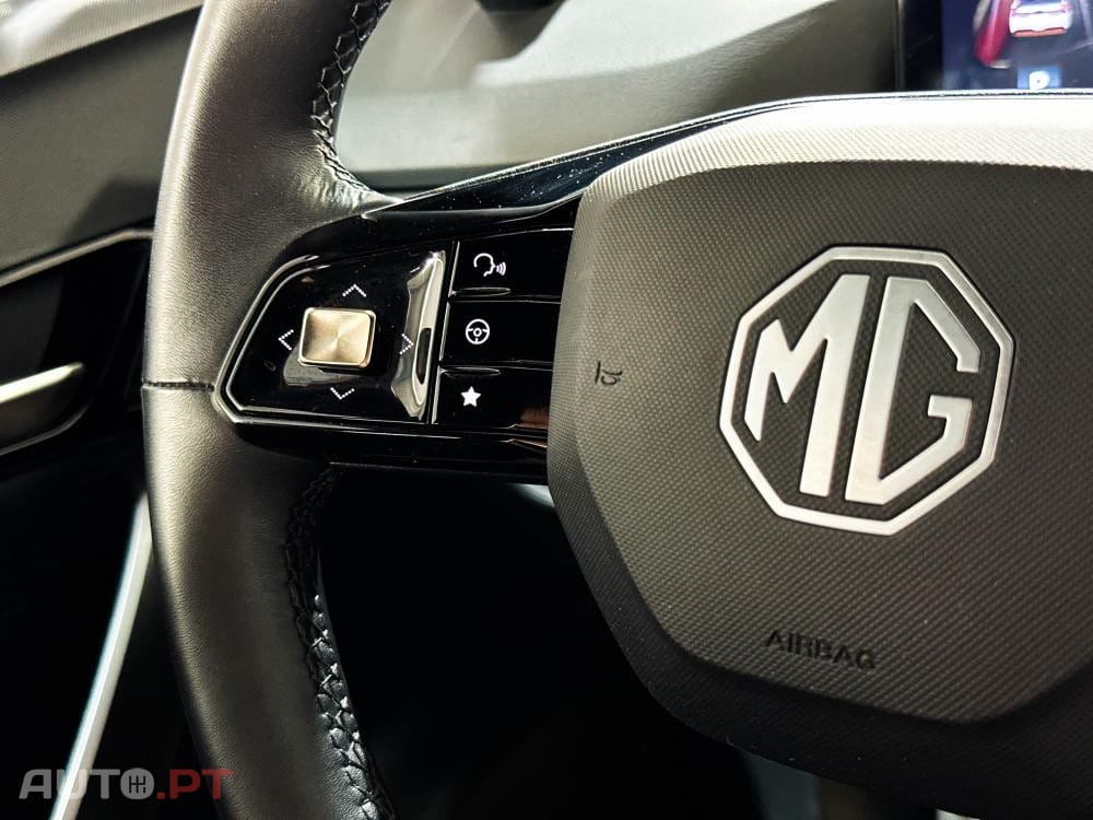 MG MG4 64 kWh Luxury