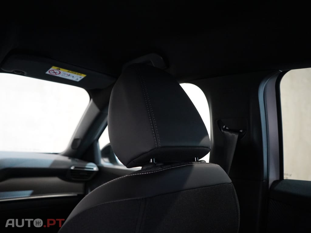 Peugeot 2008 1.2 Hybrid Allure e-DCS6