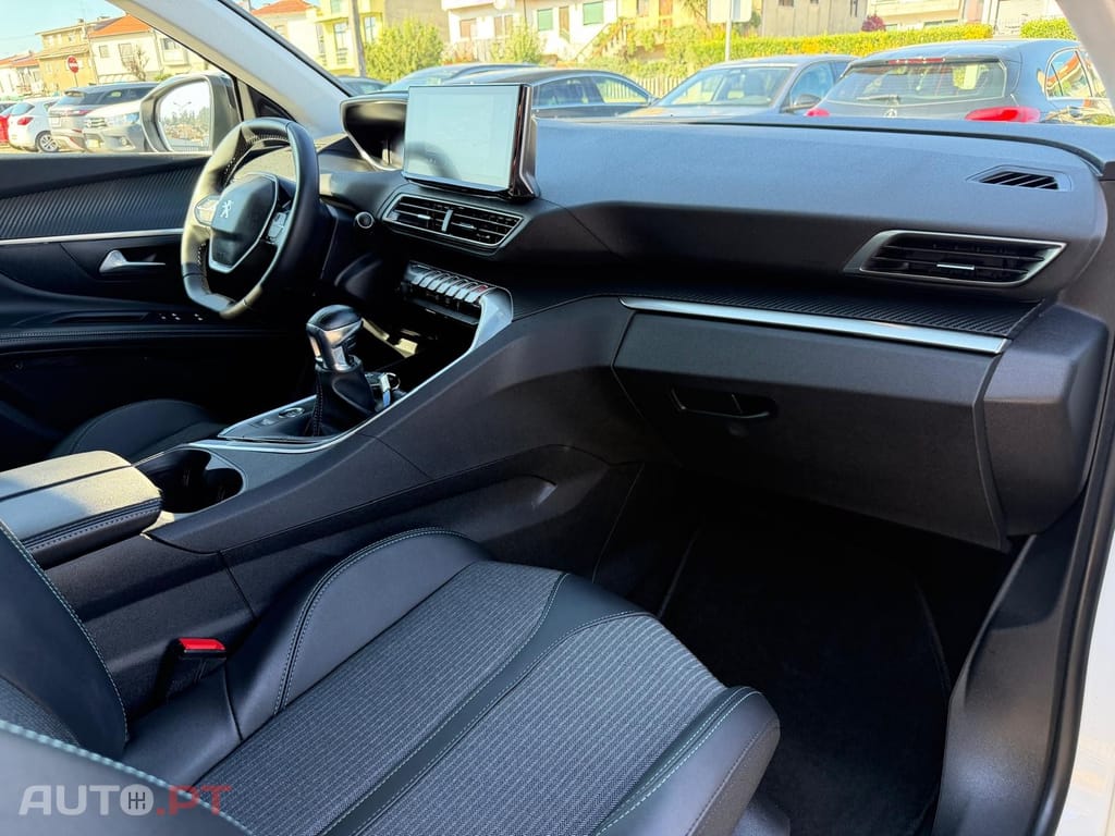 Peugeot 5008 1.5 BlueHDi Allure