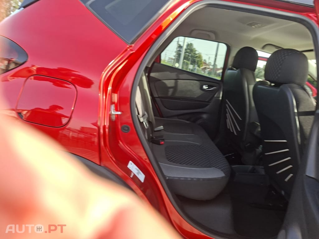 Renault Captur 0.9 TCE Exclusive — fotografia 24
