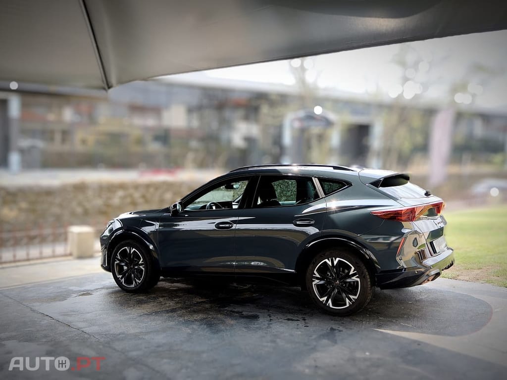 CUPRA Formentor 1.5 e-Hybrid DSG — fotografia 12