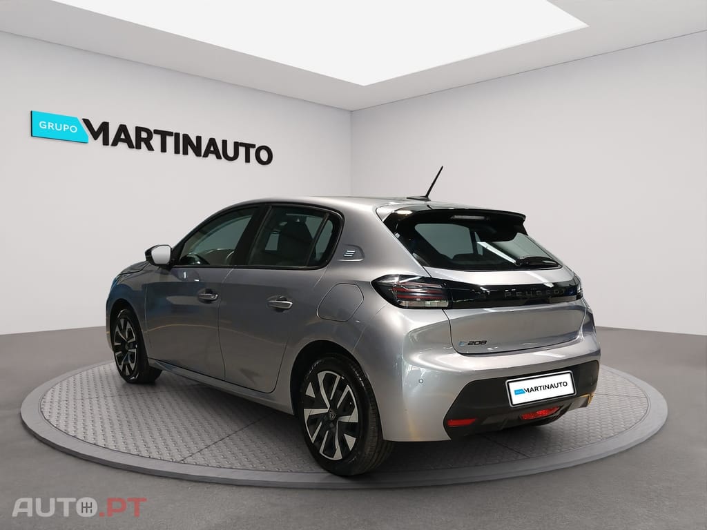 Peugeot e-208 50 kWh Active — fotografia 7
