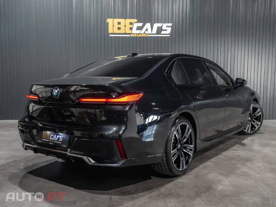 BMW 750 750e xDrive Pack Desportivo M