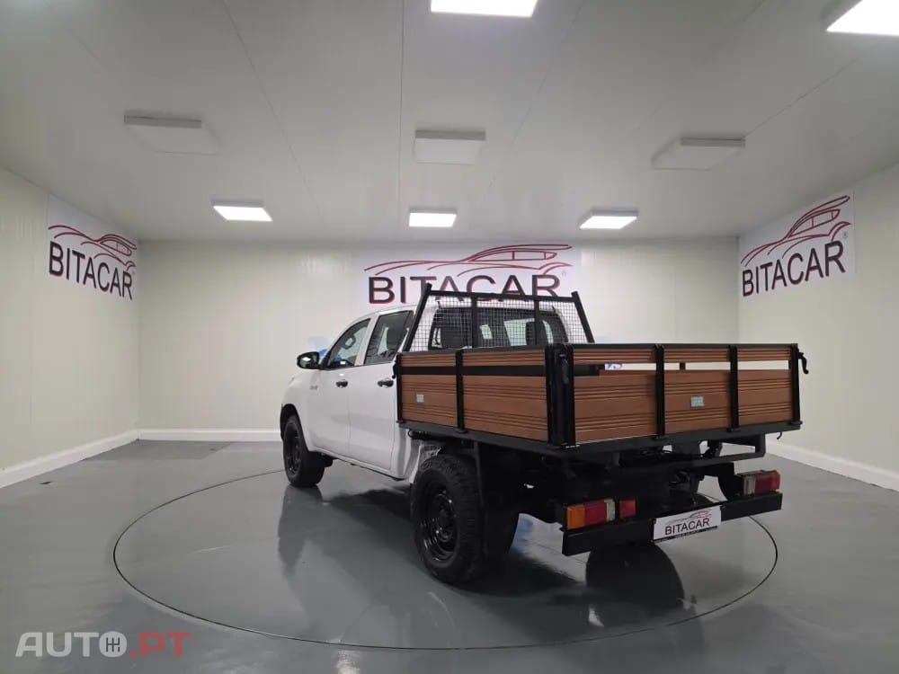 Toyota Hilux 2.4 D-4D 4WD CD CH