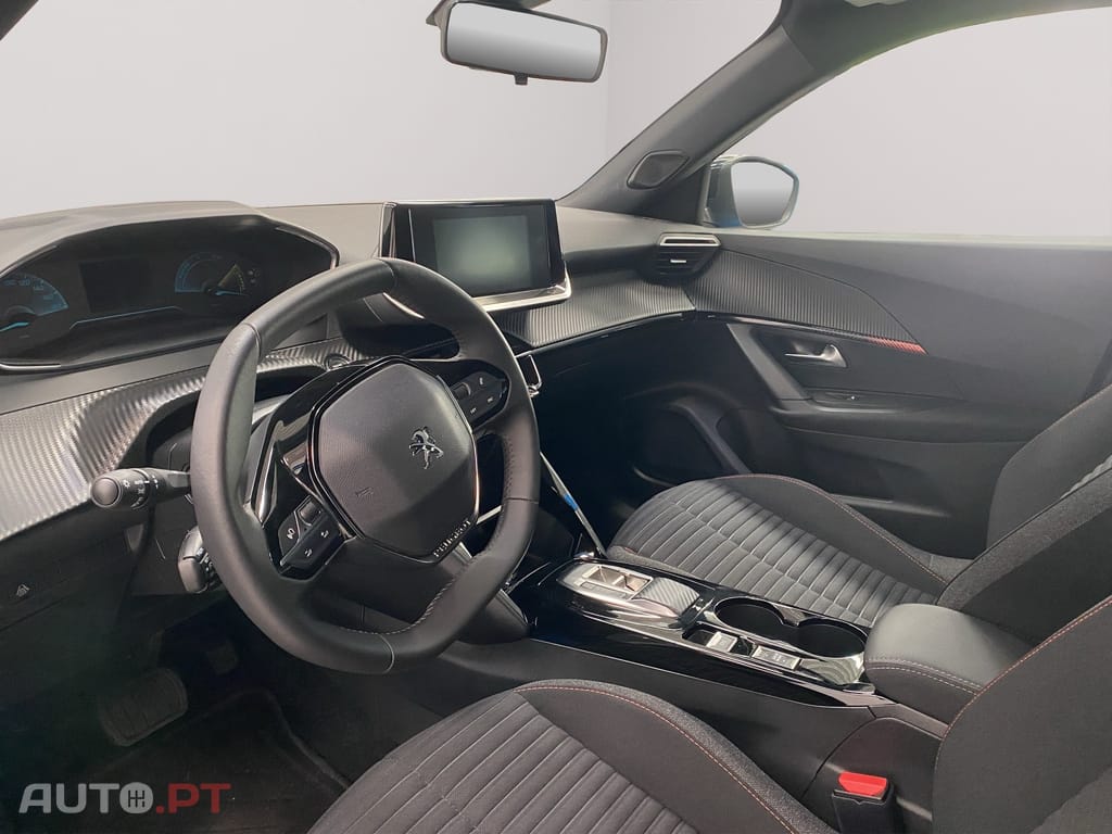 Peugeot E-2008 50 kWh Active Pack