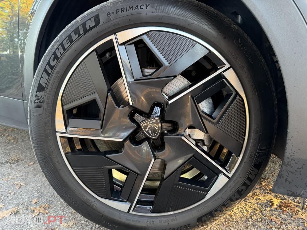 Peugeot 408 1.6 Hybrid Allure Pack e-EAT8