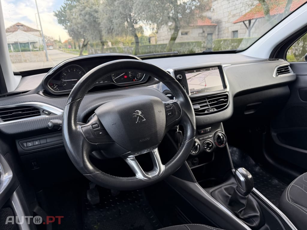 Peugeot 2008 1.2 PureTech Allure