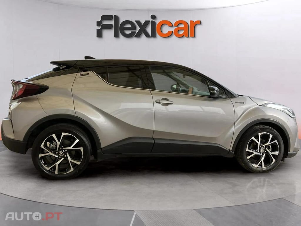 Toyota C-HR 2.0 Hybrid Square Collection