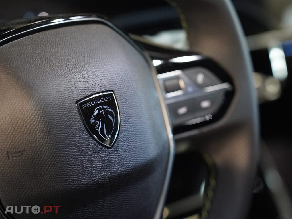 Peugeot E-2008 54 kWh GT