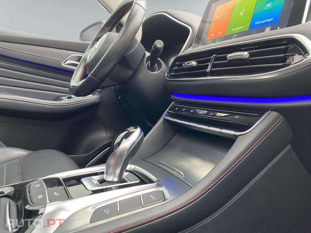 MG EHS Luxury PHEV