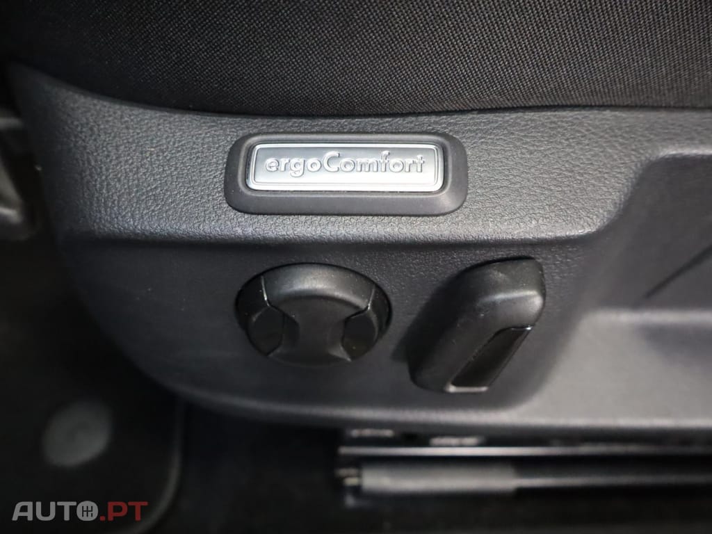 Volkswagen Passat 2.0 TDI  Business DSG Variant