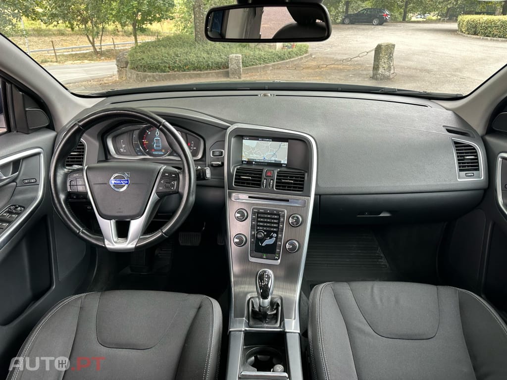 Volvo XC60 2.0 D4 Momentum Geartronic