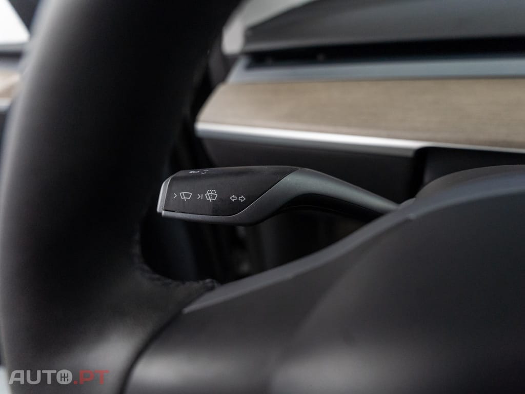 Tesla Model Y Long Range Tração Integral