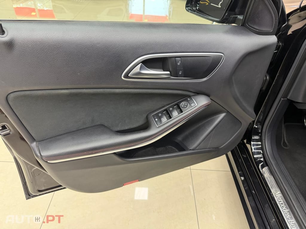 Mercedes-Benz A 180 AMG Line