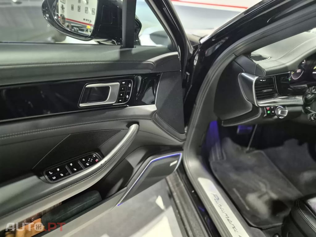Porsche Panamera 4 E-Hybrid