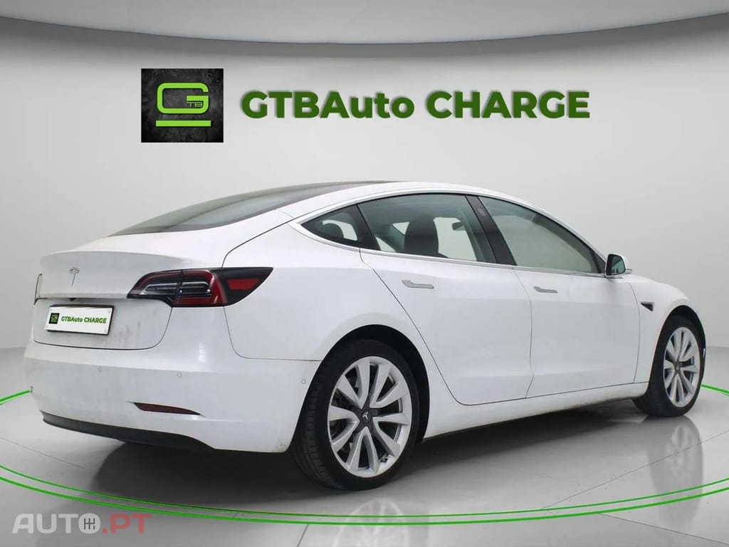 Tesla Model 3 Standard RWD Plus AUTOPILOT
