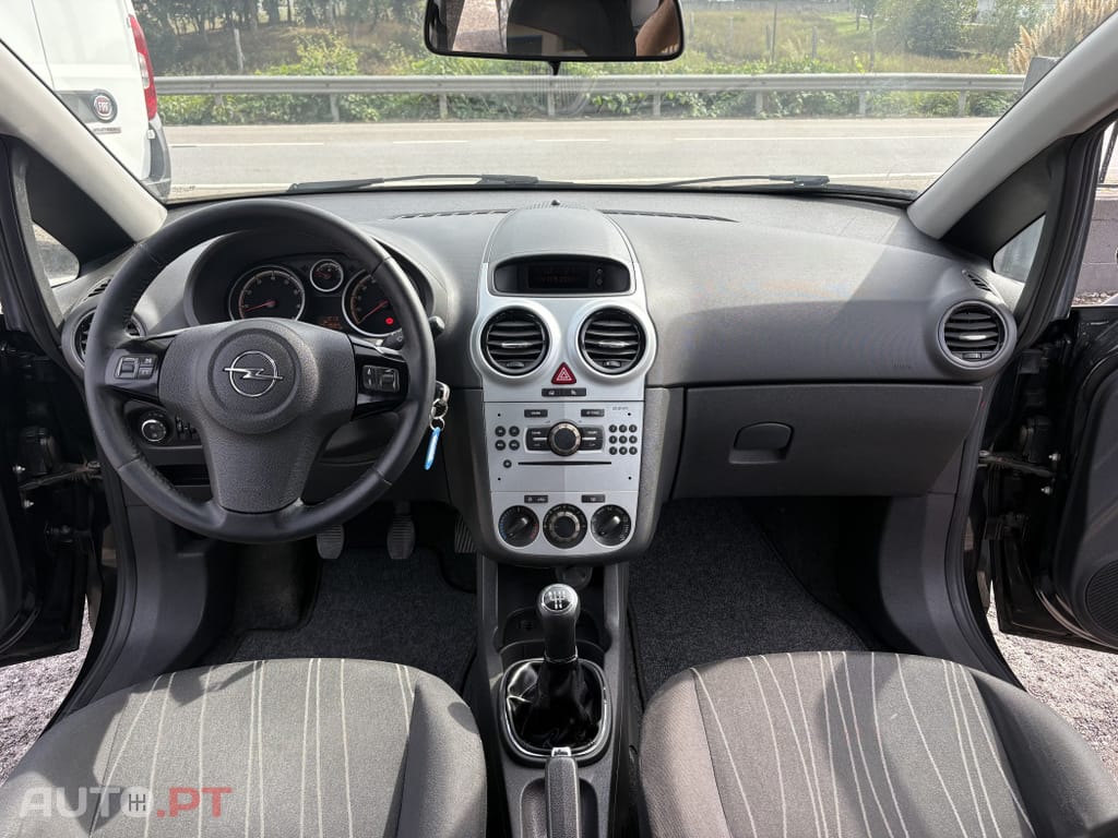 Opel Corsa 1.2 Enjoy