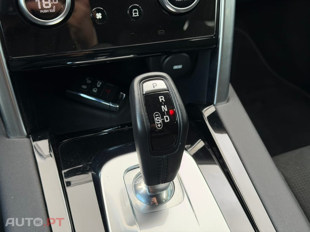 Land Rover Discovery Sport P300e Dynamic SE