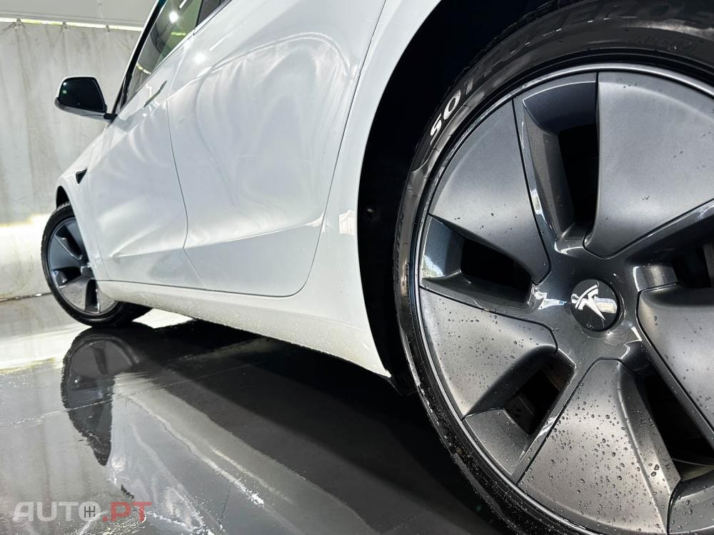 Tesla Model 3 Standard Range Plus RWD — fotografia 7