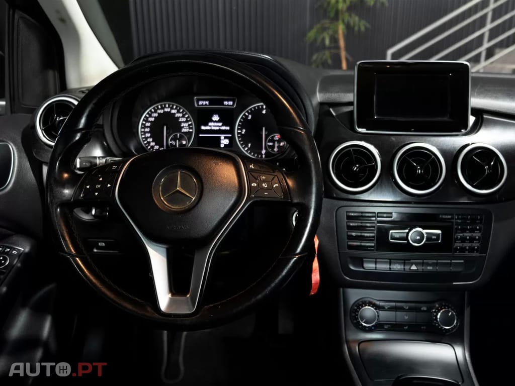 Mercedes-Benz B 180 d 7G-DCT