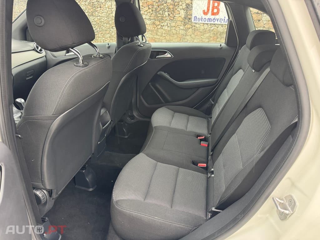 Mercedes-Benz B 180 d Edition