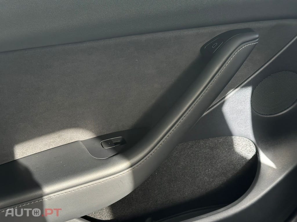 Tesla Model Y Long Range Dual Motor AWD