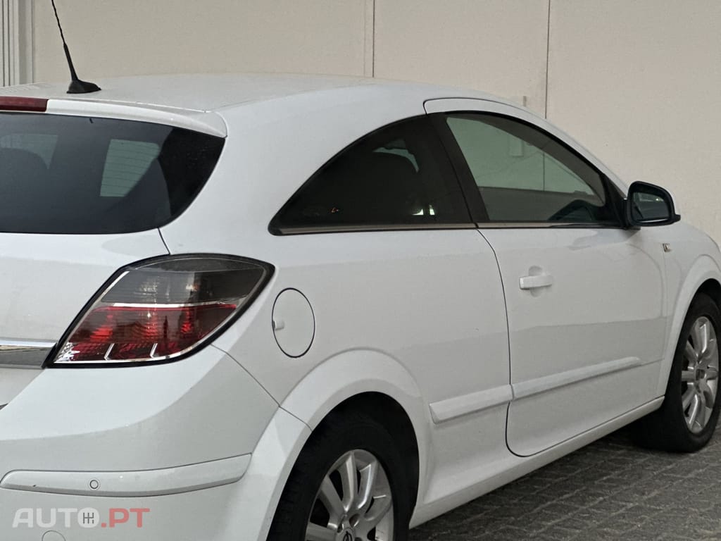 Opel Astra GTC 1.7 CDTI DPF Sport