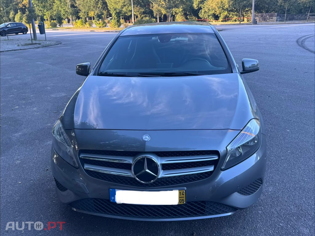 Mercedes-Benz A 180 Urban caixa automática