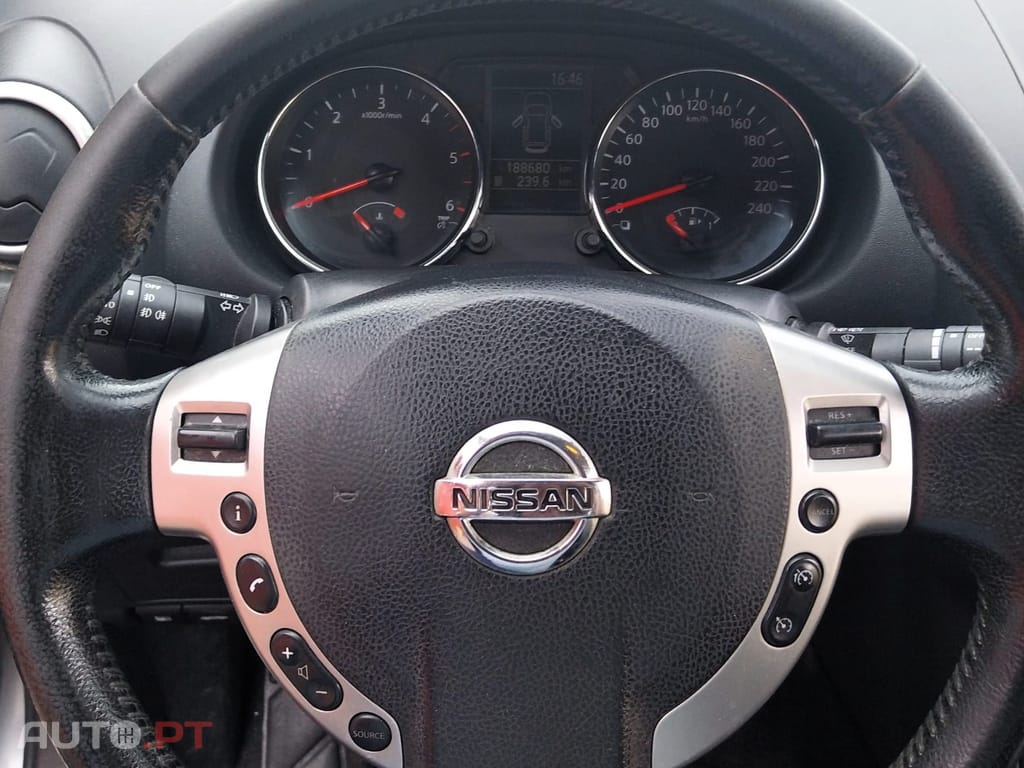 Nissan Qashqai +2 1.6 dCi Tekna Premium 18