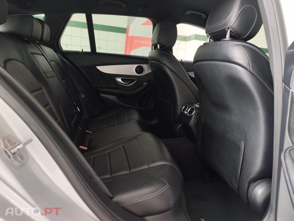 Mercedes-Benz C 250 BlueTEC AMG Line Aut. — fotografia 14