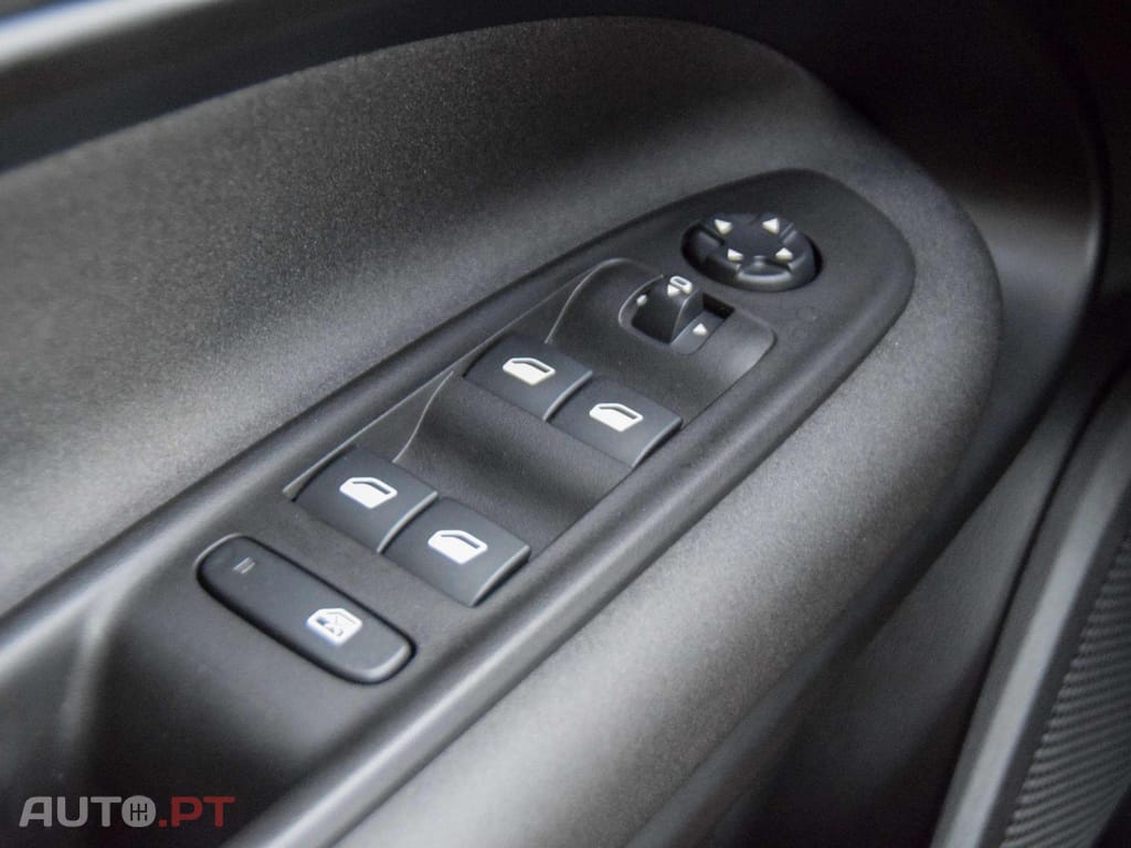 Alfa Romeo Junior 1.2 Sport Speciale Q4 eDCT6