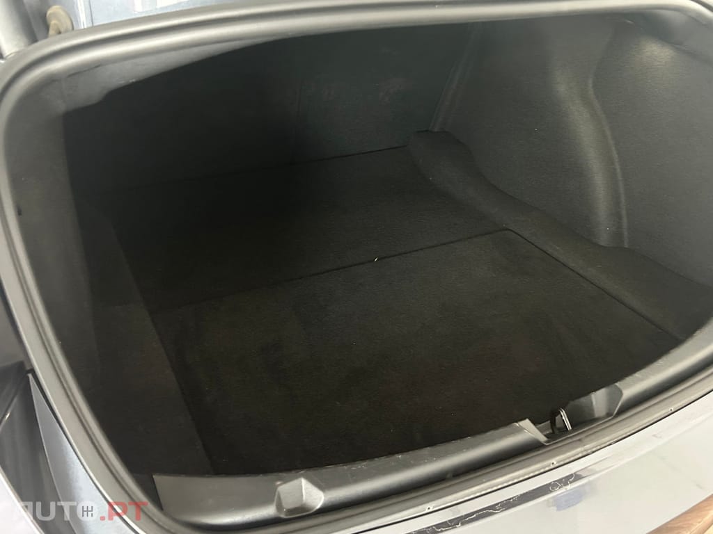 Tesla Model 3 Long Range Tração Traseira