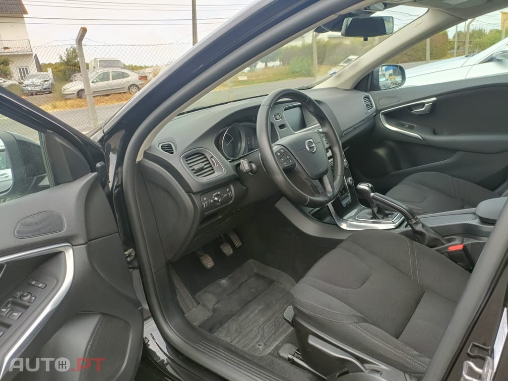 Volvo V40 2.0 D2 Momentum