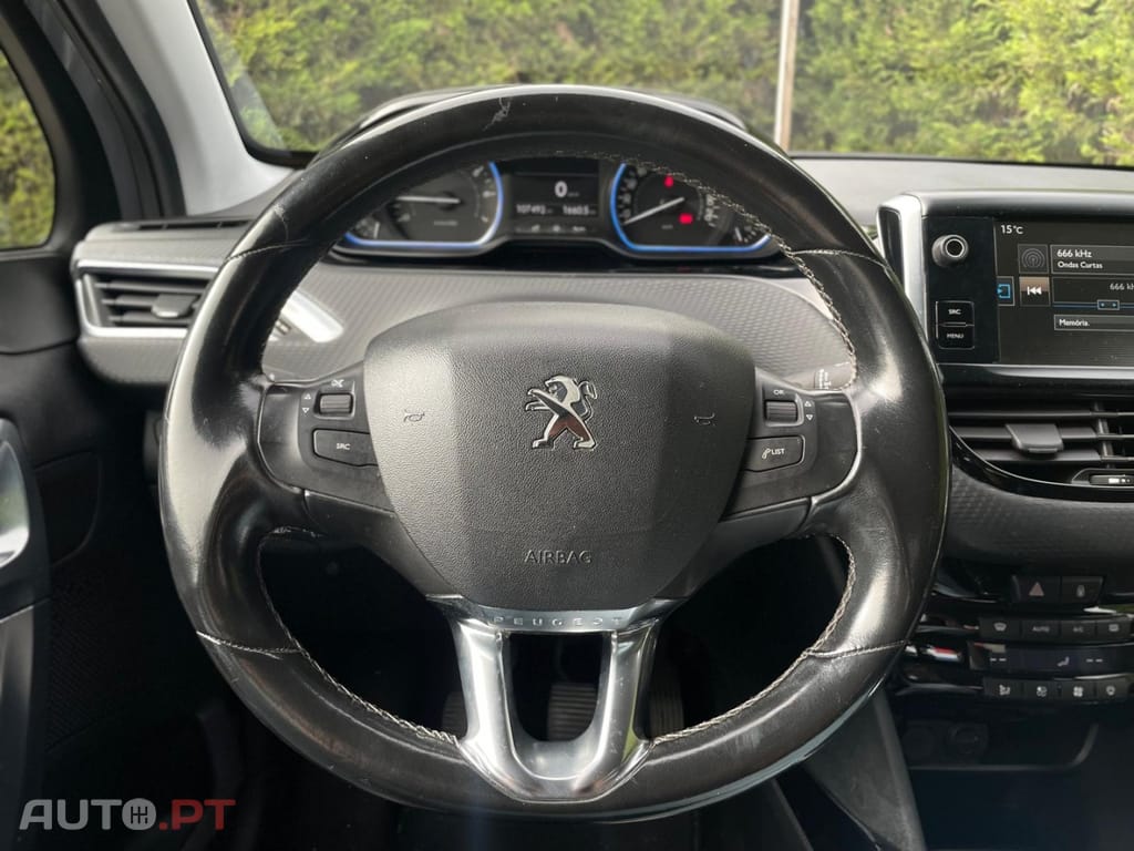 Peugeot 2008 1.2 PureTech Allure