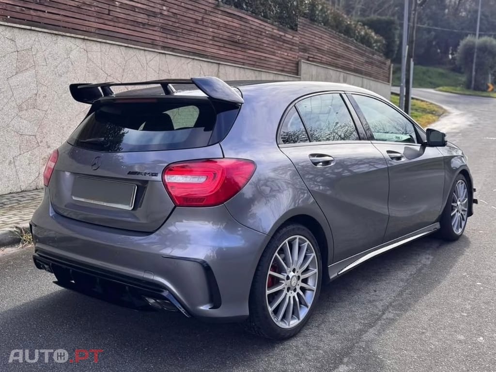 Mercedes-Benz 180 AMG de fábrica com kit A45