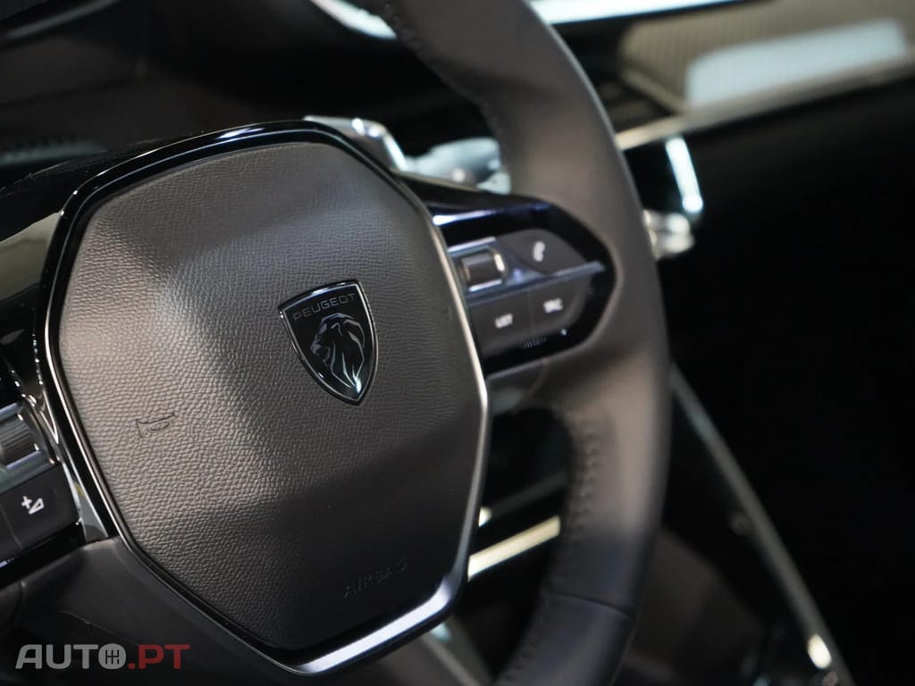 Peugeot 2008 1.2 Hybrid Allure e-DCS6