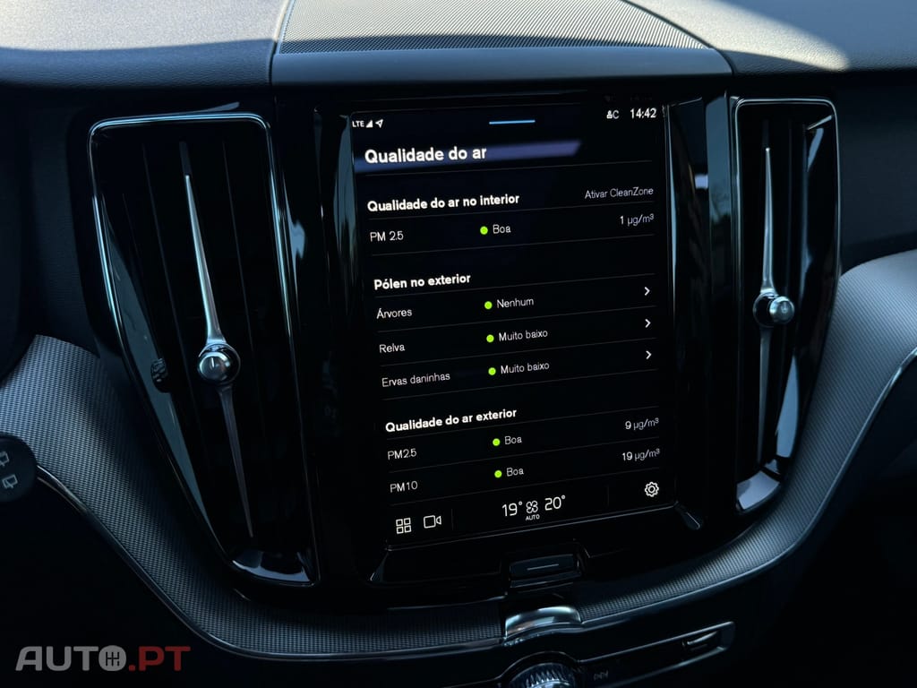 Volvo XC60 2.0 T6 PHEV Black Edition AWD