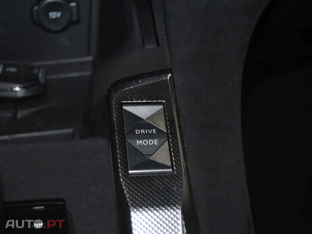 DS DS7 E-Tense Performance Line
