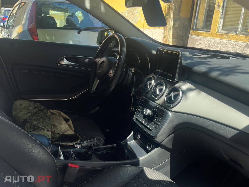 Mercedes-Benz GLA 180 Urban