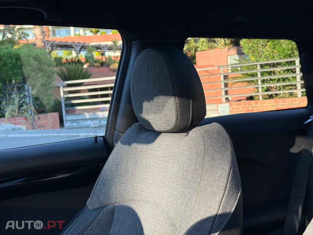 MINI Cooper LCI 3 Cilindros