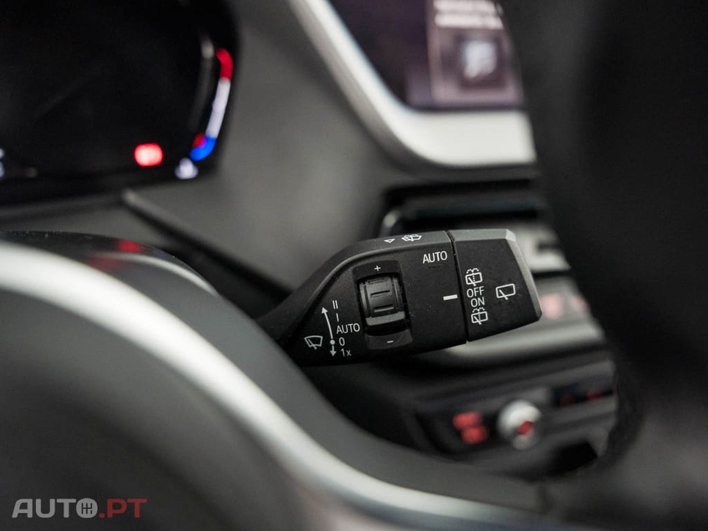 BMW 118 i Pack Desportivo M Auto