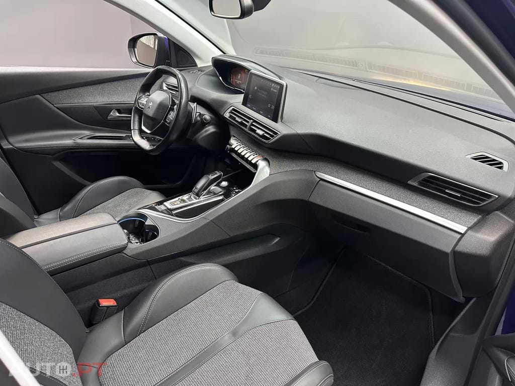 Peugeot 3008 1.5 BlueHDi Allure — fotografia 14