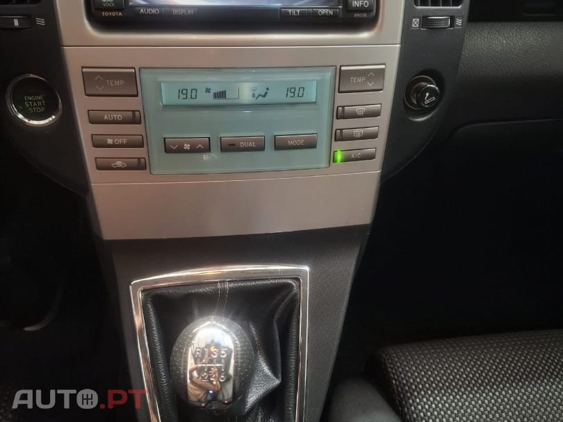 Toyota Corolla Verso 2.2 D-4D DPF Sol