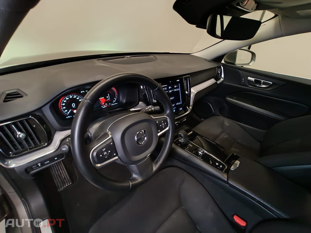 Volvo V60 2.0 T6 AWD TE Inscription Expression Plug-in 350cv — fotografia 10