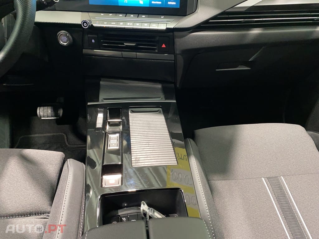 Opel Astra Sports Tourer 1.2 T Hybrid GS eDCT