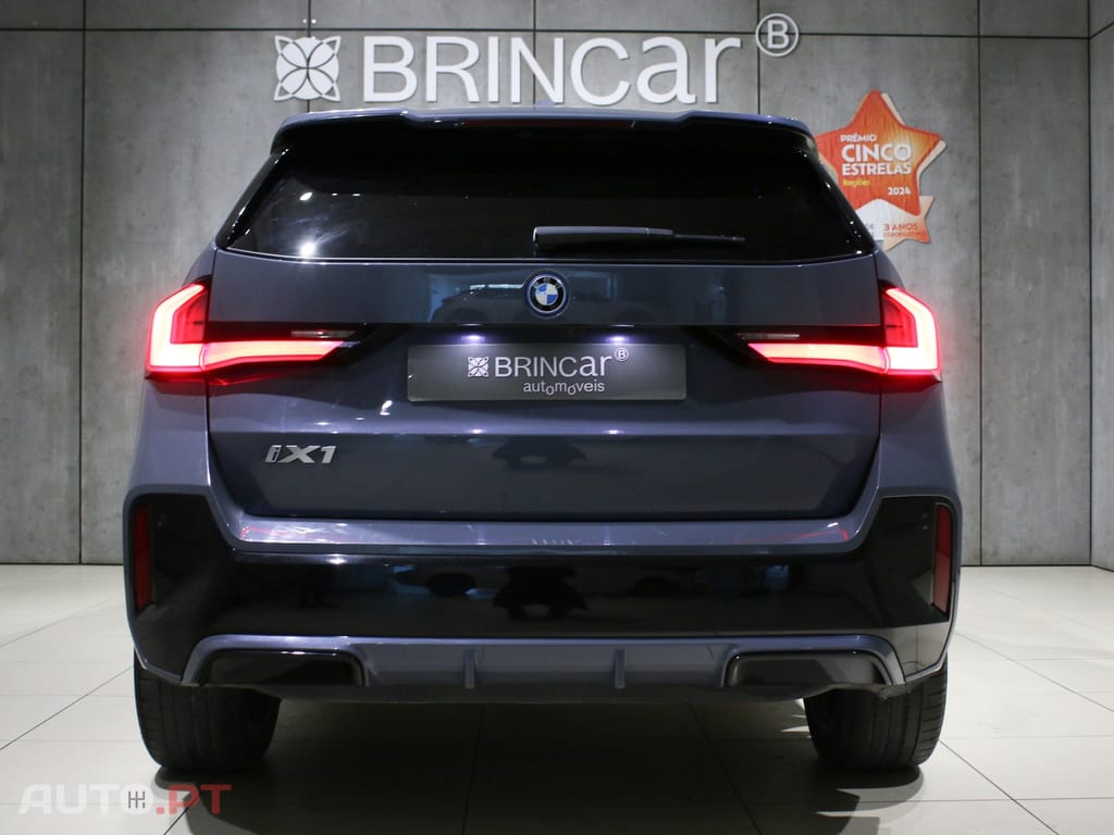 BMW iX1 xDrive30 Pack Desportivo M