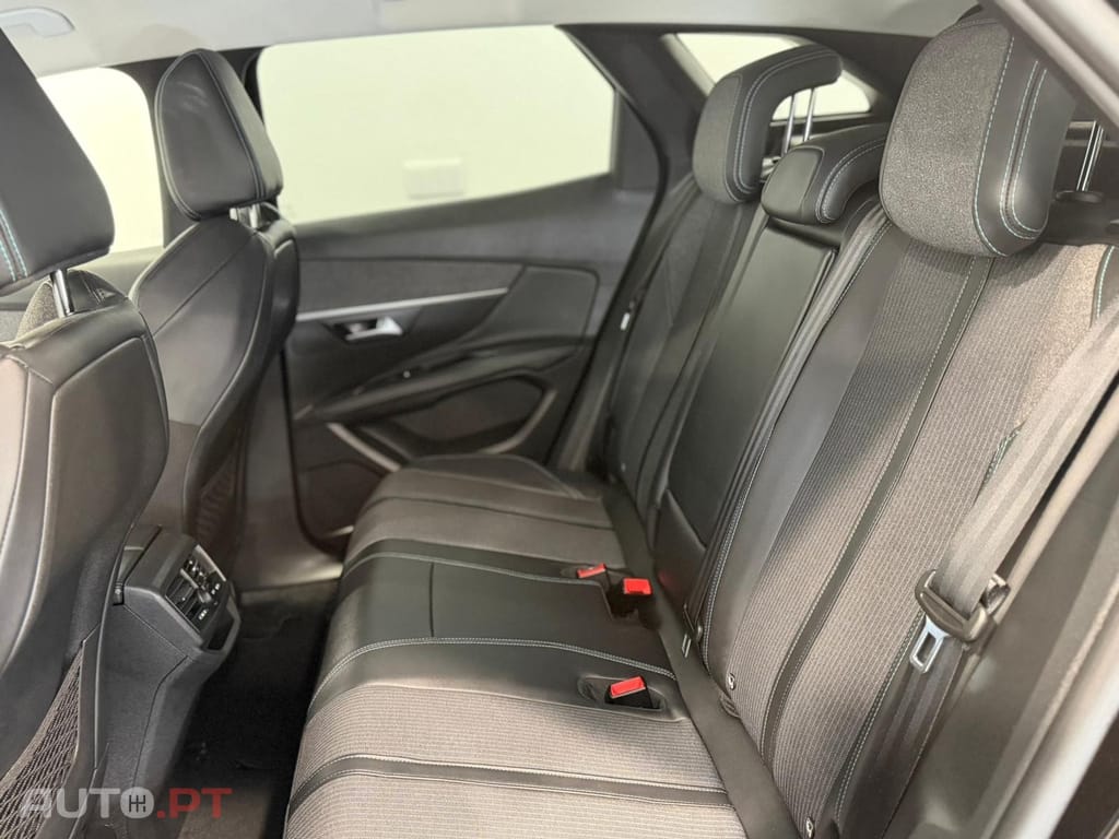 Peugeot 3008 1.6 Hybrid Allure Pack e-EAT8