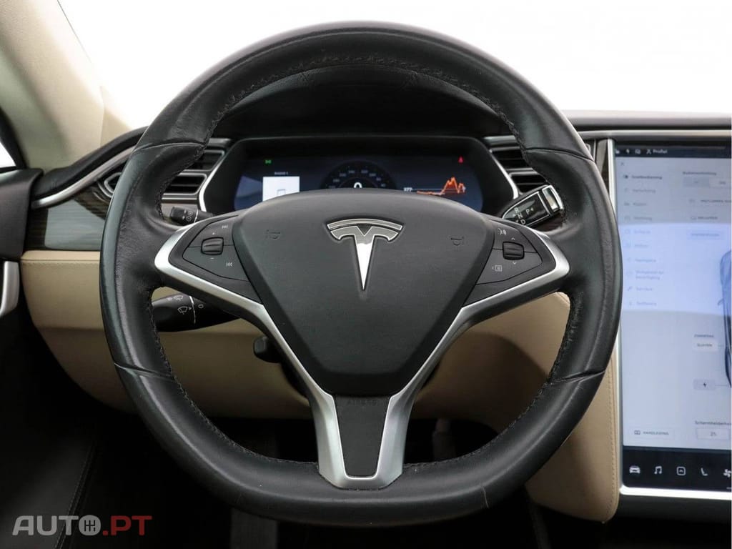 Tesla Model S 85
