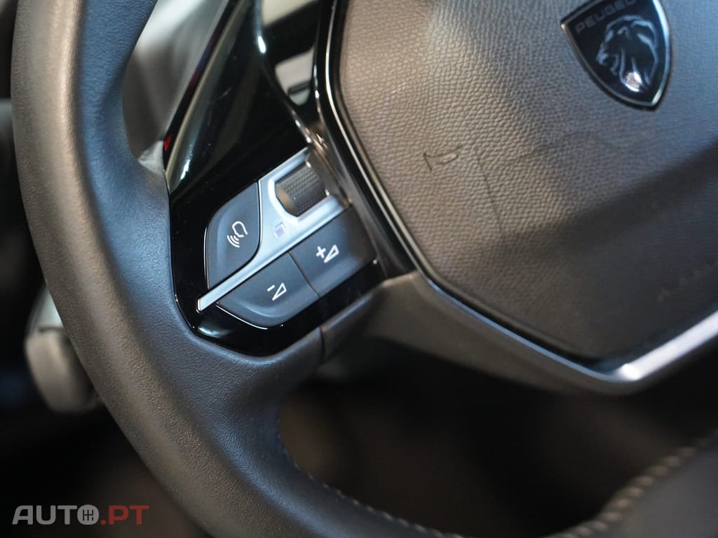 Peugeot 2008 1.2 PureTech Allure