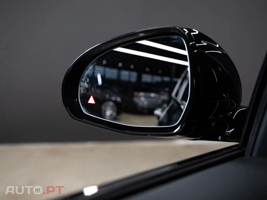 Mercedes-Benz E 300 9G-TRONIC AMG Line